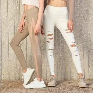ヨガ・ピラティス alo High West Ripped Warrior legging XS Alo Yoga High Waisted Ripped Warrior Legging Plum- Size